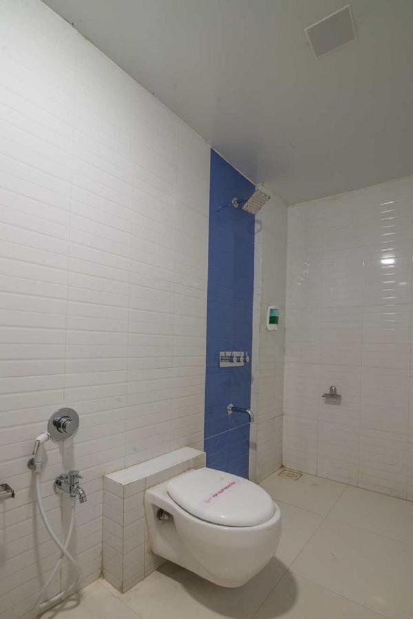Hotel Satkar スーラト エクステリア 写真