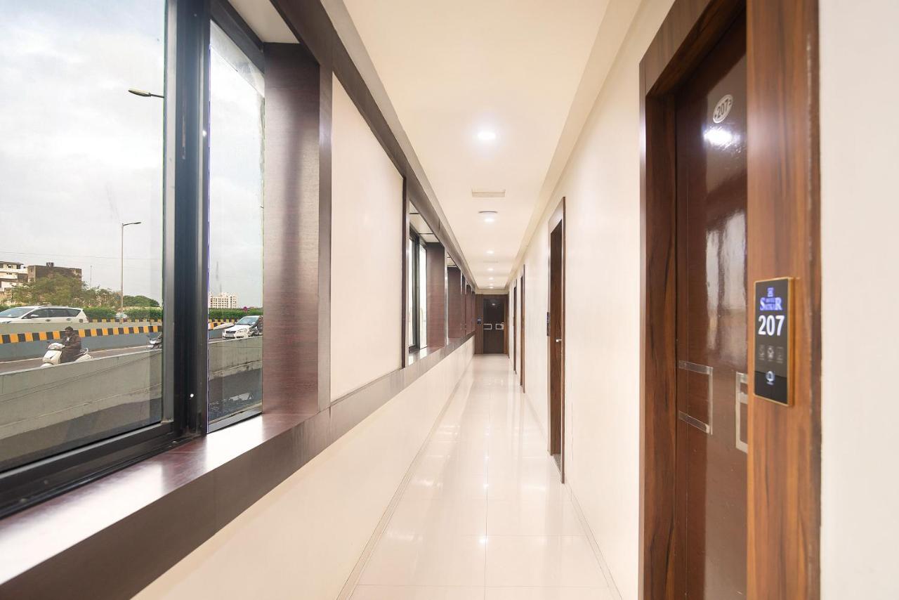 Hotel Satkar スーラト エクステリア 写真