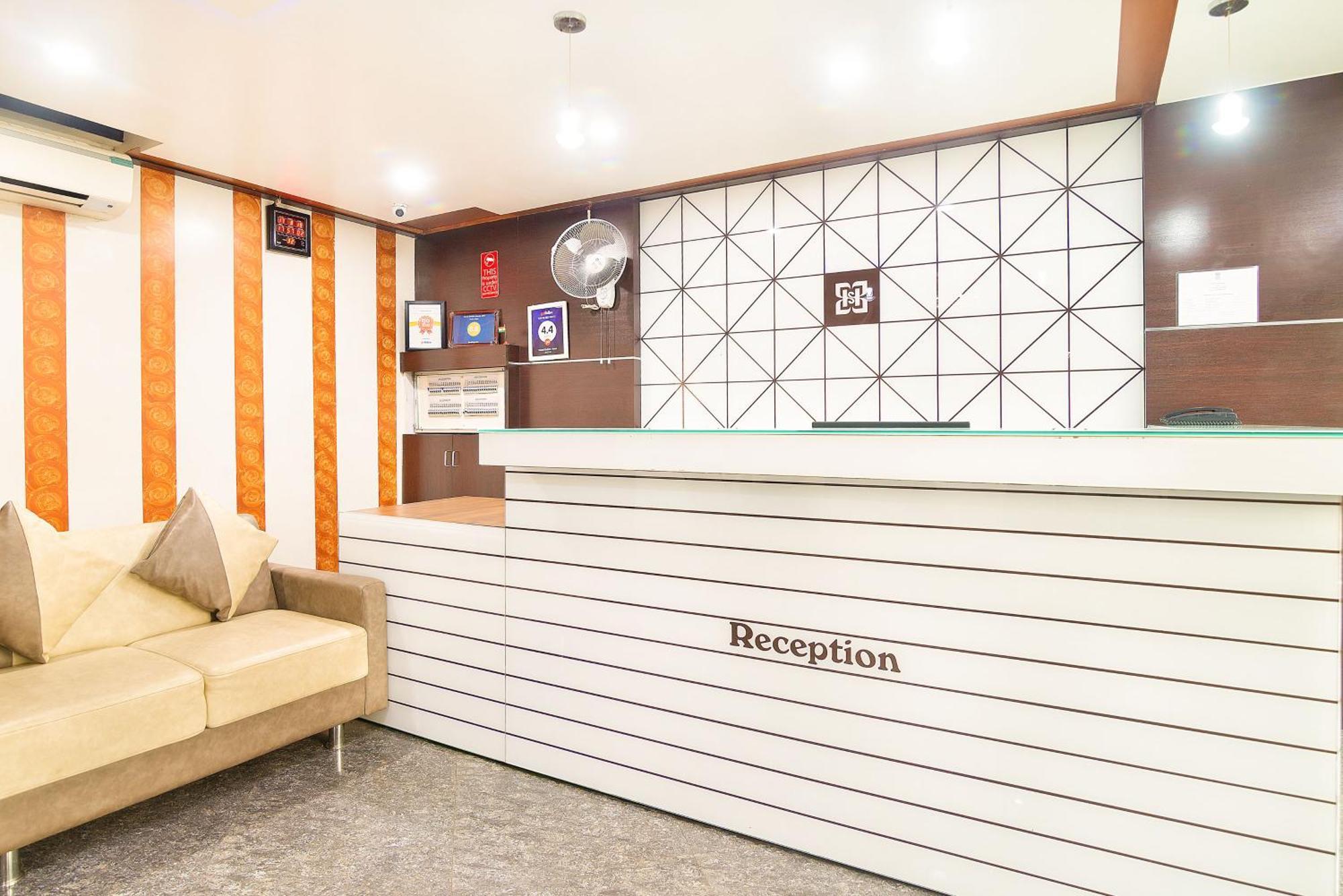 Hotel Satkar スーラト エクステリア 写真