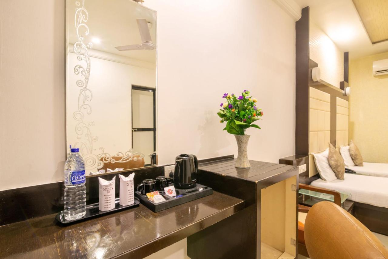 Hotel Satkar スーラト エクステリア 写真