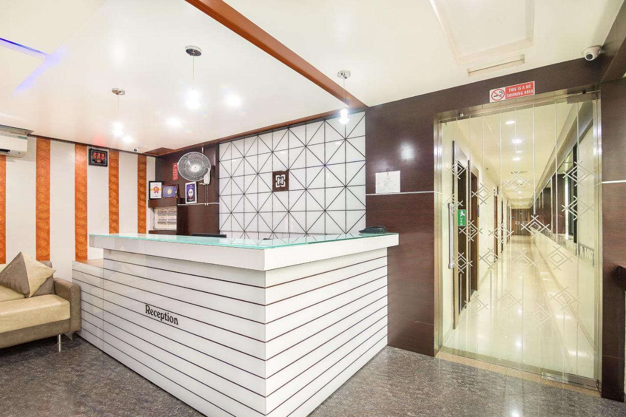 Hotel Satkar スーラト エクステリア 写真