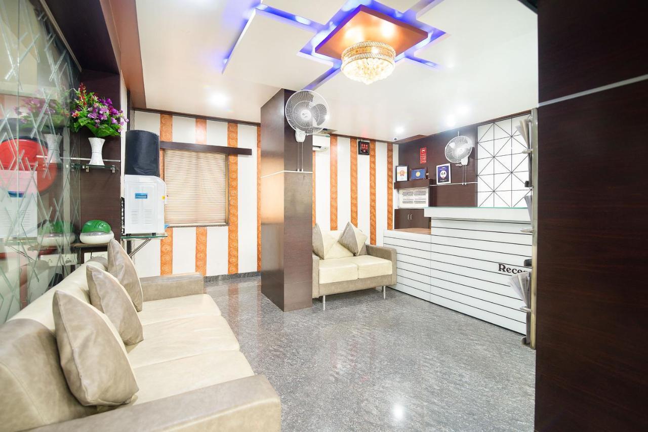 Hotel Satkar スーラト エクステリア 写真